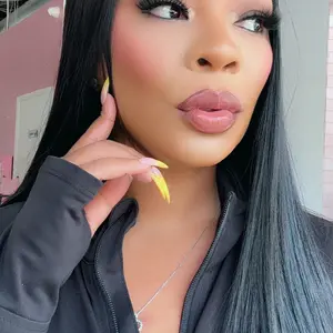 Customer wearing an everyday lip combination